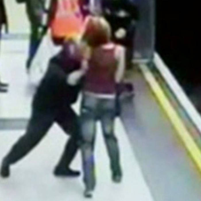 Tengo una cicatriz desde el día que te escuché por primera vez (Suena Fuerte, 2017)